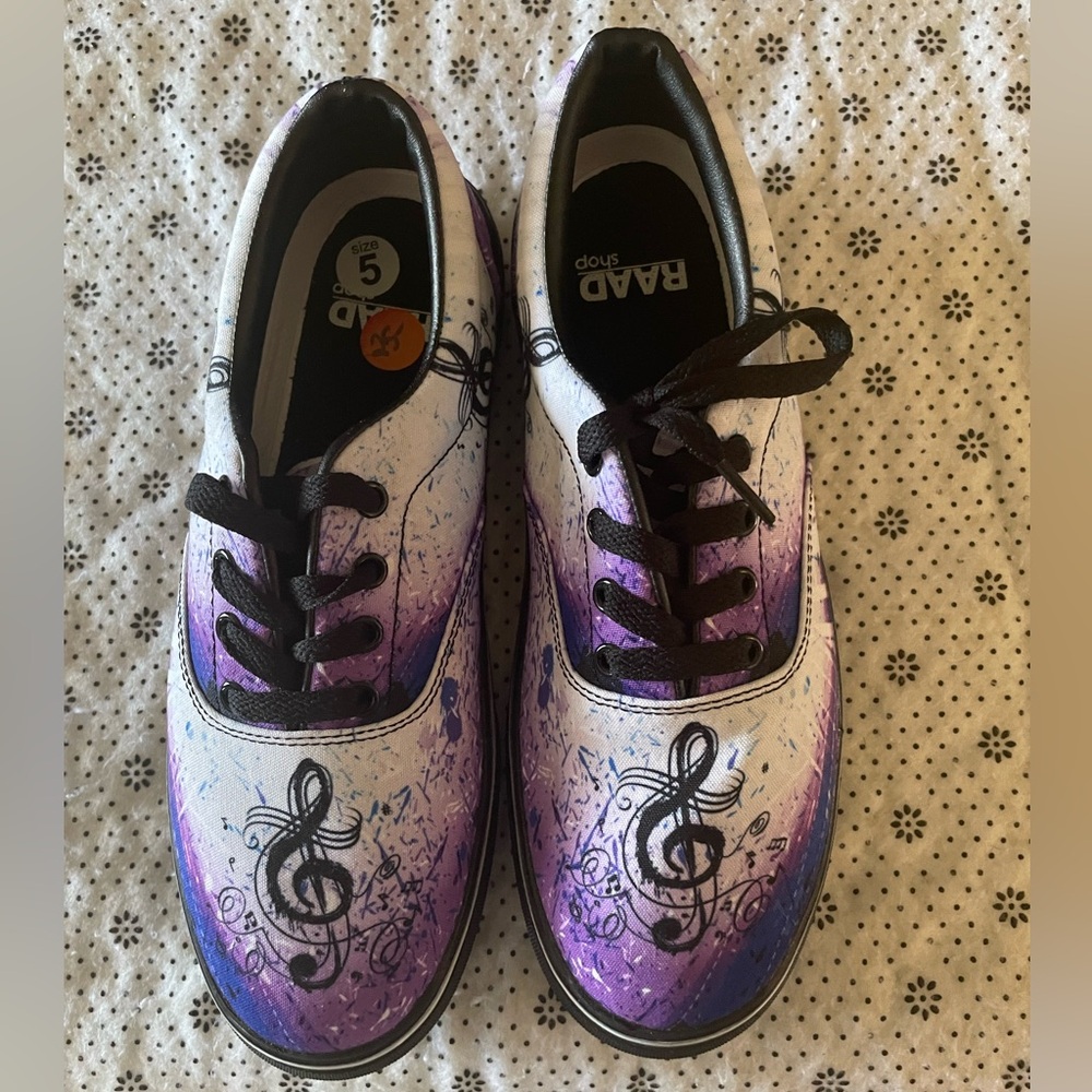 - - Raad Shoes Purple /White Musical Notes Canvas women’s size 7